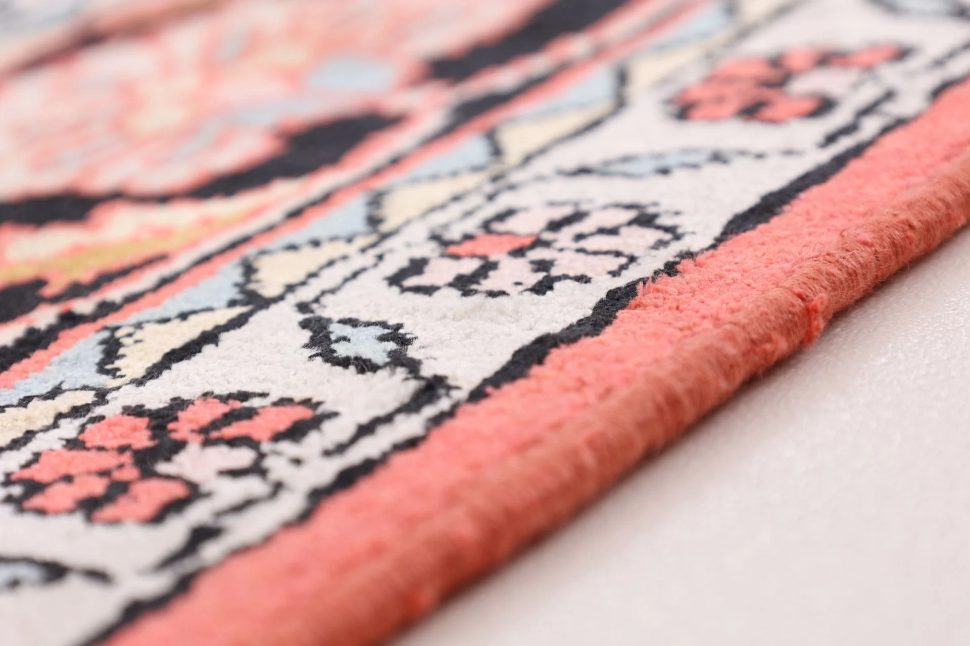 Hand-Knotted Wool Indian Rug, 184 × 120 cm