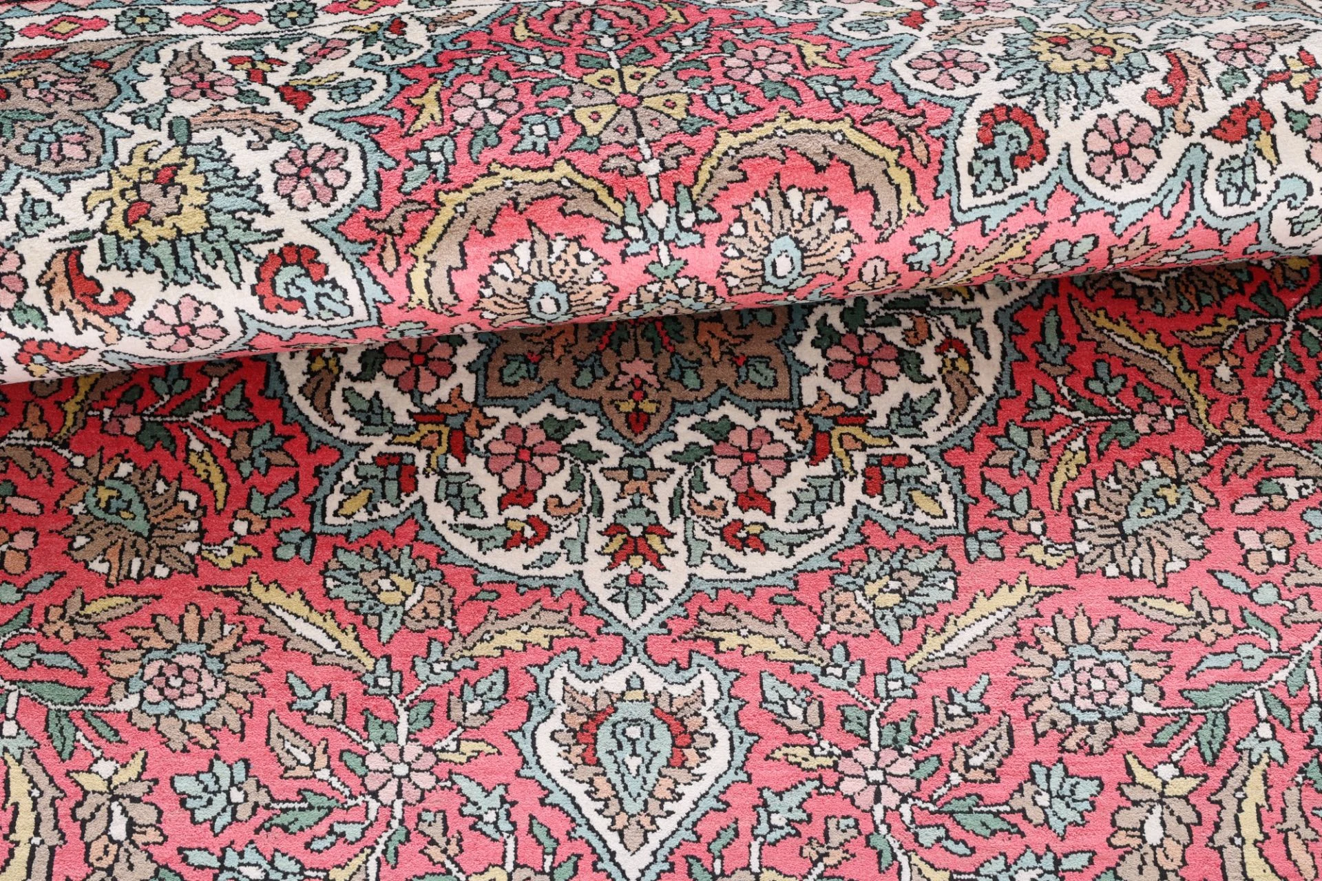 Indian Rug — hand-knotted, 190 × 128 cm, Wool