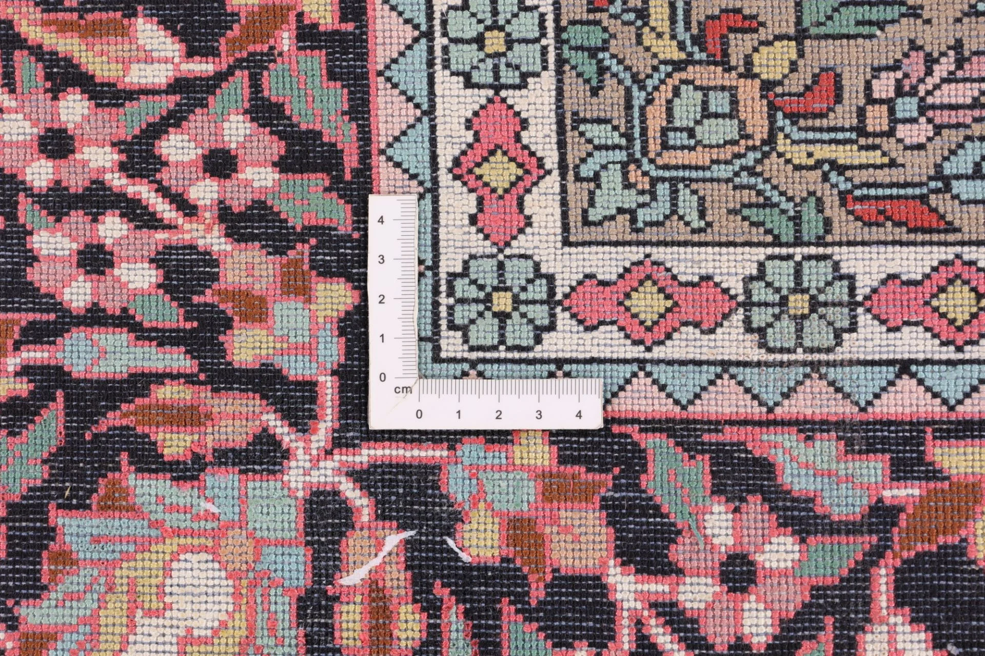 Indian Rug — hand-knotted, 190 × 128 cm, Wool