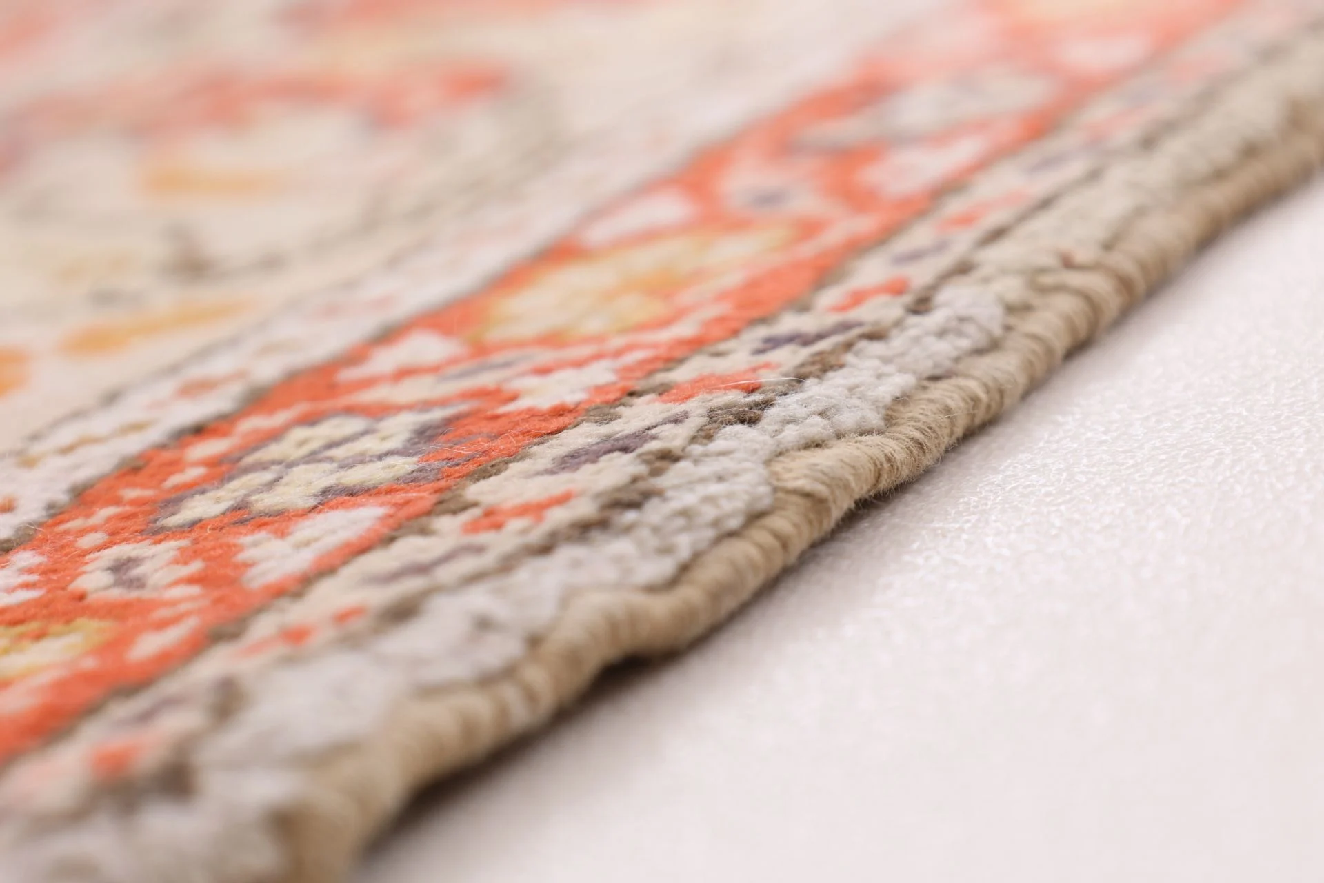 Indian Rug 186 × 123 cm, Wool, hand-knotted