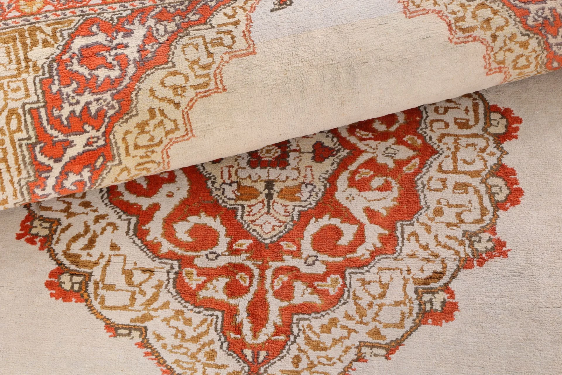Indian Rug 186 × 123 cm, Wool, hand-knotted