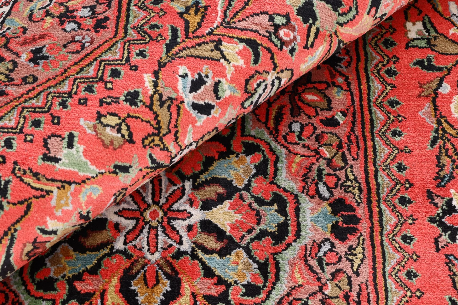 Indian Rug — hand-knotted, 245 × 156 cm, Wool